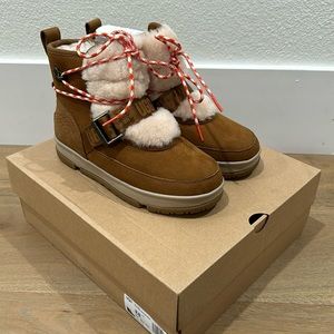 NIB UGG CLASSIC WEATHER HIKER